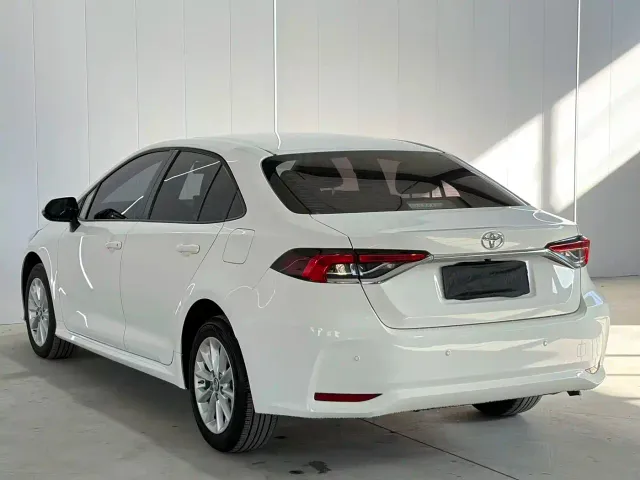 Toyota Corolla — Фото автомобиля 6