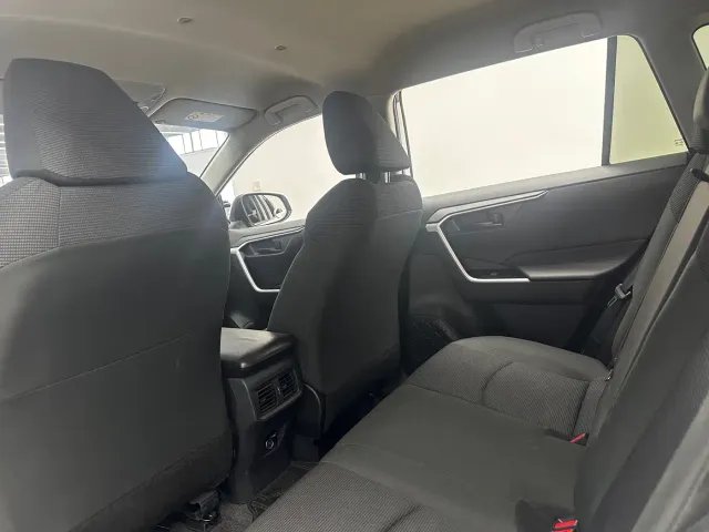 Toyota RAV4 — Фото автомобиля 8