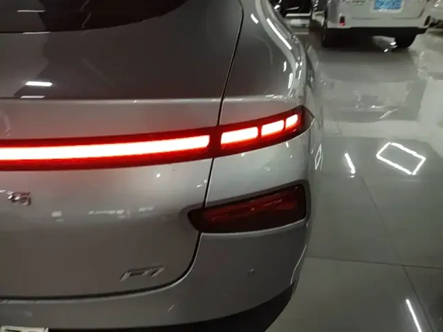Xpeng P7 — Фото автомобиля 20