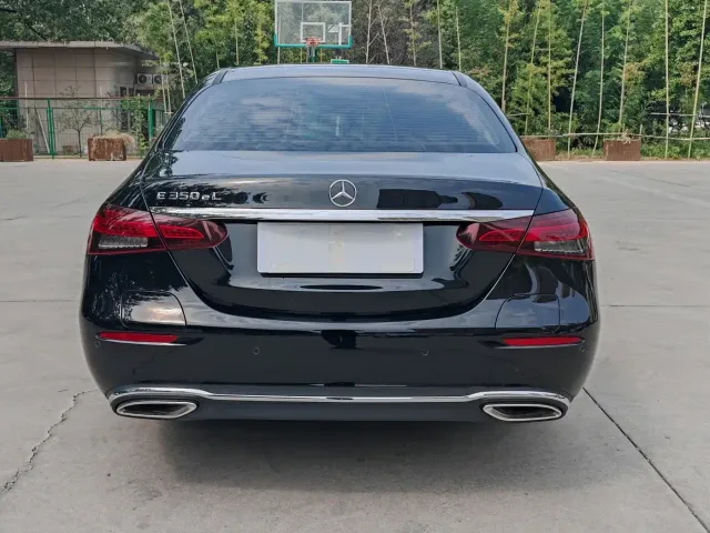 Mercedes-Benz E-Class — Фото автомобиля 5