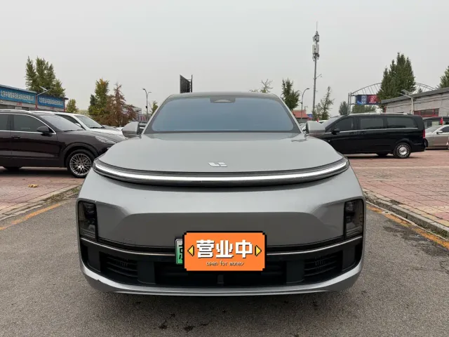 Li Auto L8 — Фото автомобиля 2