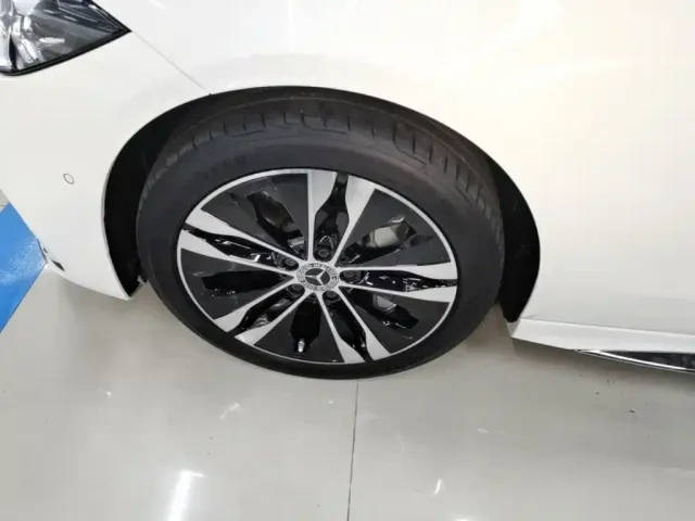 Mercedes-Benz Mercedes-Benz C-Class New Energy 2025 Facelift C 350 eL — Фото автомобиля 22