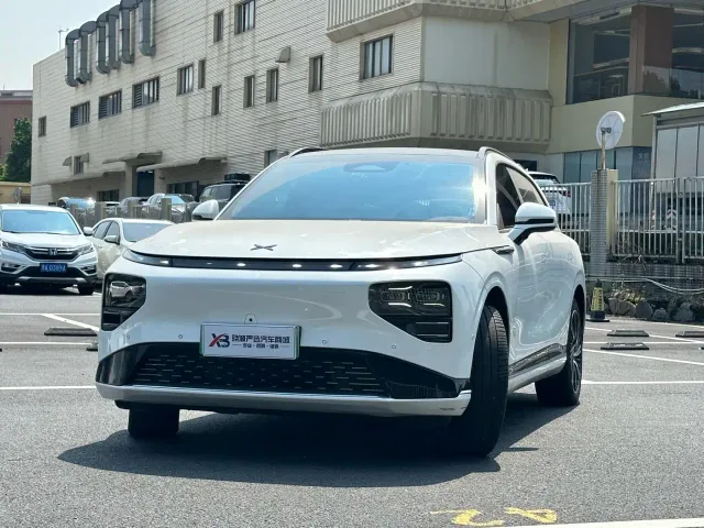 Xpeng G9 — Фото автомобиля 2