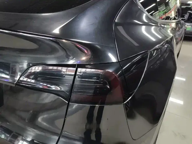 Tesla Model Y — Фото автомобиля 7