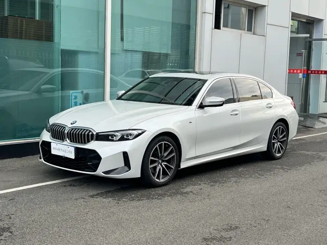 Фотография автомобиля — BMW 3 Series