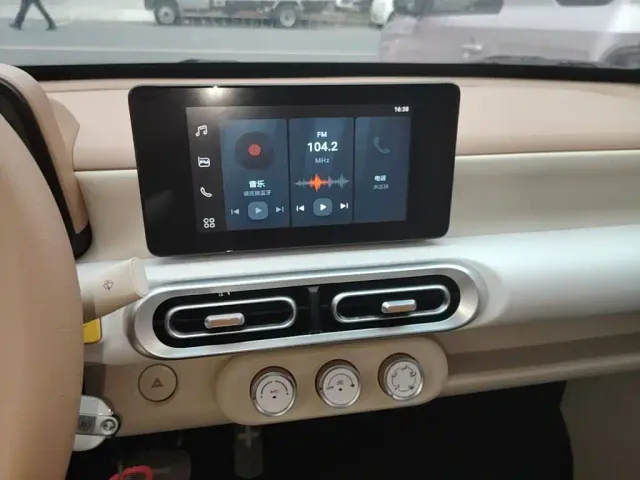 Wuling Hongguang Mini EV — Фото автомобиля 12