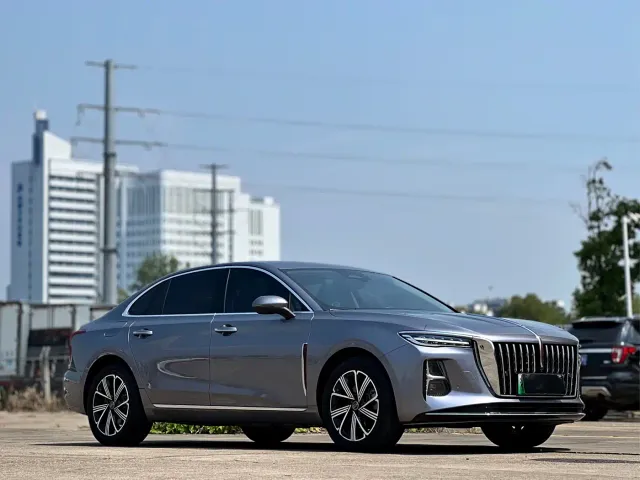 Hongqi H5 PHEV — Фото автомобиля 3