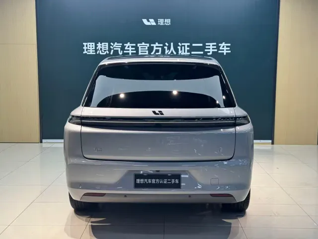 Li Auto L8 — Фото автомобиля 5