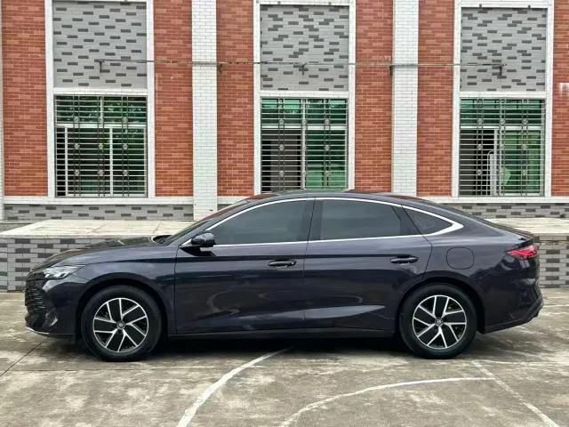 BYD Qin L — Фото автомобиля 10