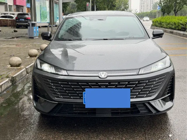 Changan Eado — Фото автомобиля 5