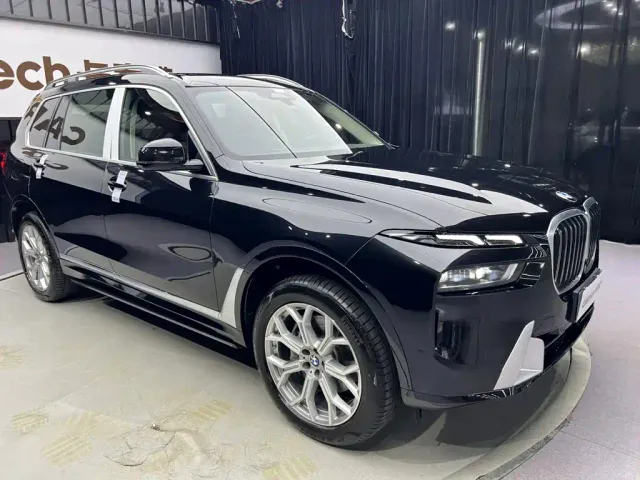 BMW X7 — Фото автомобиля 10