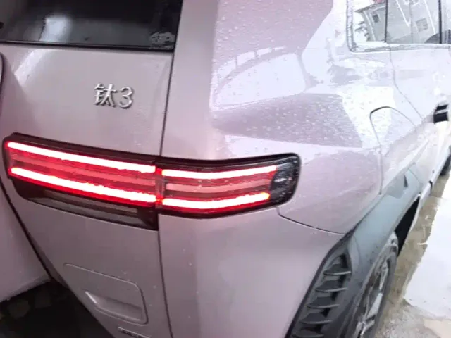 BYD FangChengBao Titanium 3 — Фото автомобиля 7