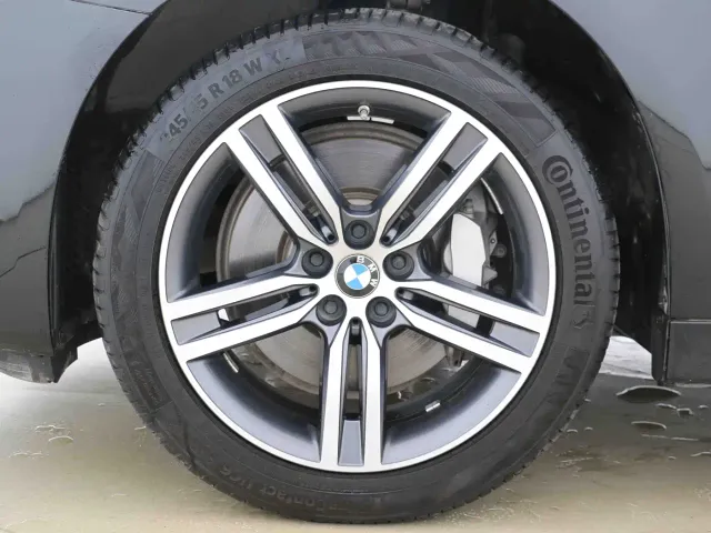 BMW 5 Series — Фото автомобиля 13