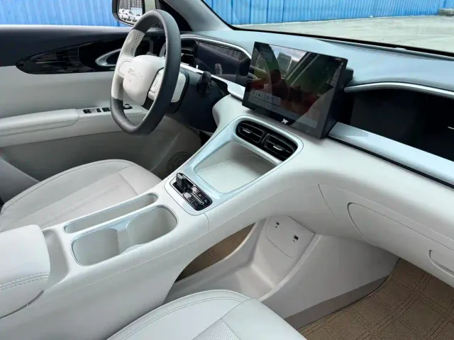 Geely Starry Wish — Фото автомобиля 12