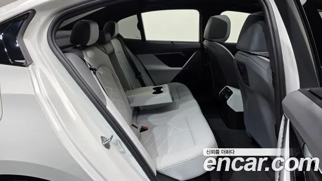 BMW 5-Series 5 серия (G60) 530i xDrive M Sport — Фото автомобиля 9