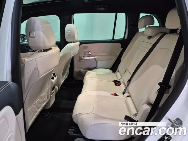 Mercedes-Benz EQB — Фото автомобиля 11
