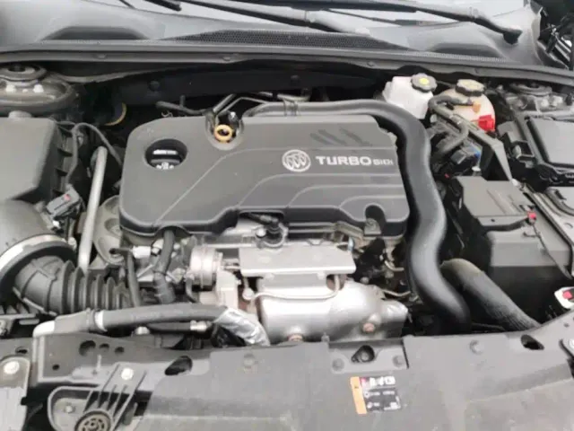 Buick Regal — Фото автомобиля 10