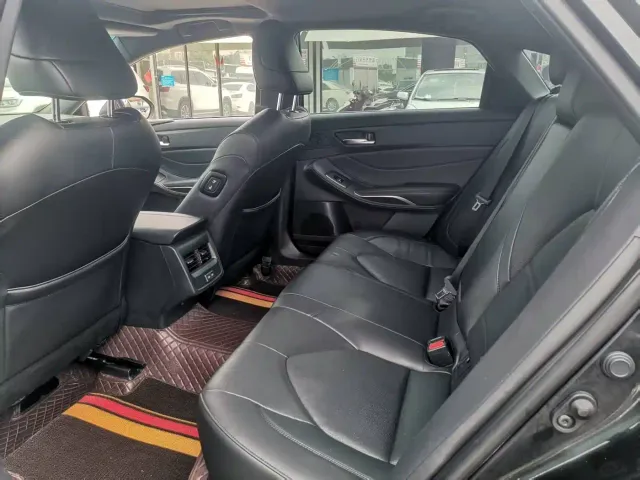 Toyota Avalon — Фото автомобиля 5