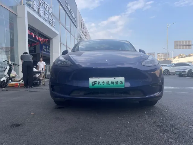 Фотография автомобиля — Tesla Model Y