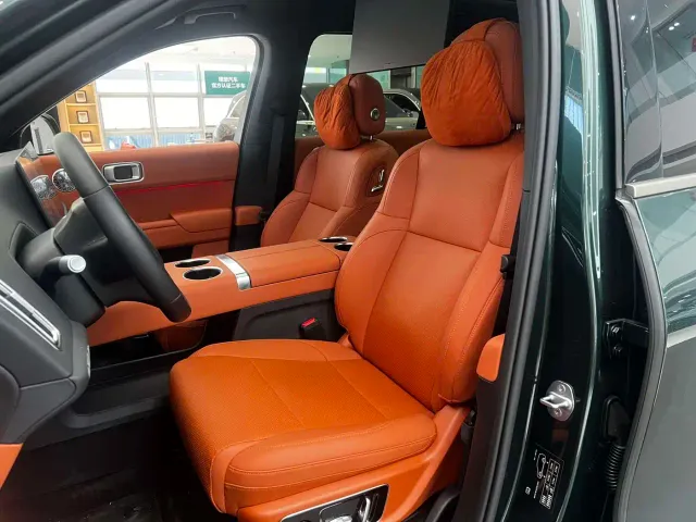 Li Auto L9 — Фото автомобиля 11
