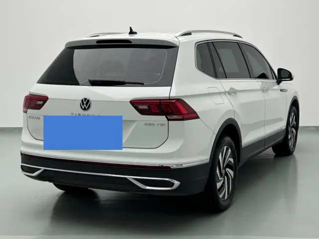 Volkswagen Tiguan L — Фото автомобиля 9