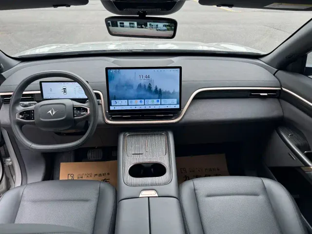 Dongfeng eπ 008 — Фото автомобиля 5