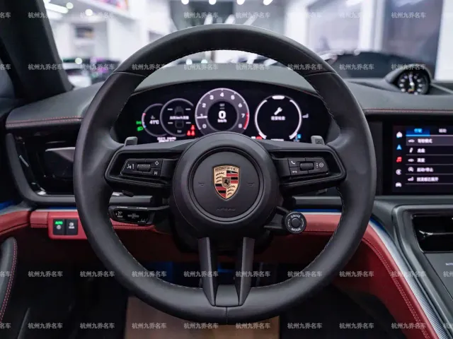 Porsche Panamera — Фото автомобиля 16