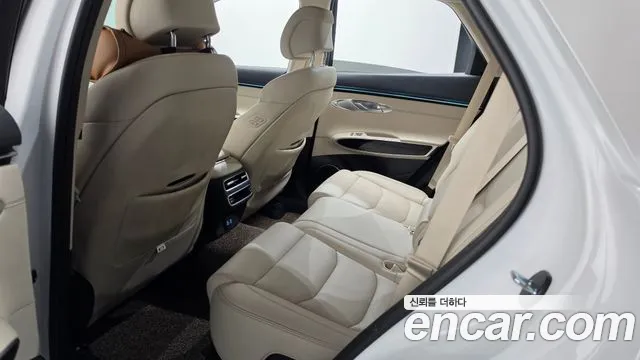 Genesis GV70 2.5T Бензин 2WD — Фото автомобиля 17