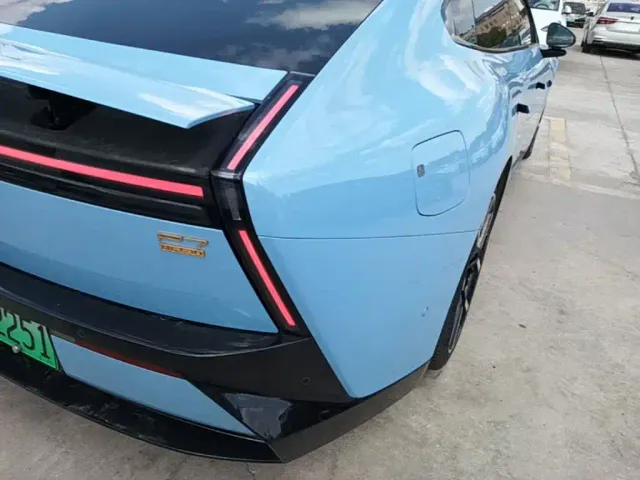 Xpeng P7 — Фото автомобиля 7