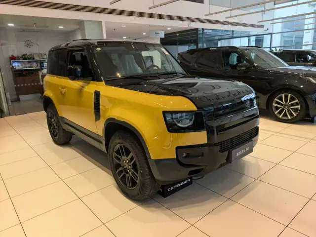 Фотография автомобиля — Land Rover Defender