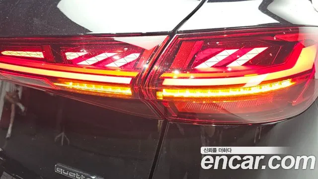 Audi Q5 40 TDI quattro S Line Black Edition — Фото автомобиля 4