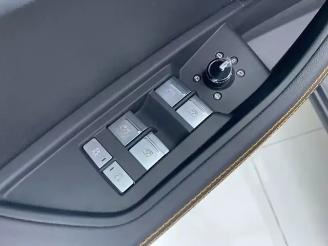 Audi e-tron — Фото автомобиля 28