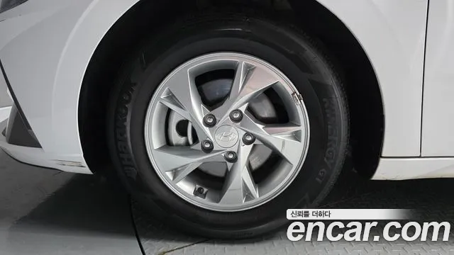 Hyundai AVANTE Avante (CN7) — Фото автомобиля 5