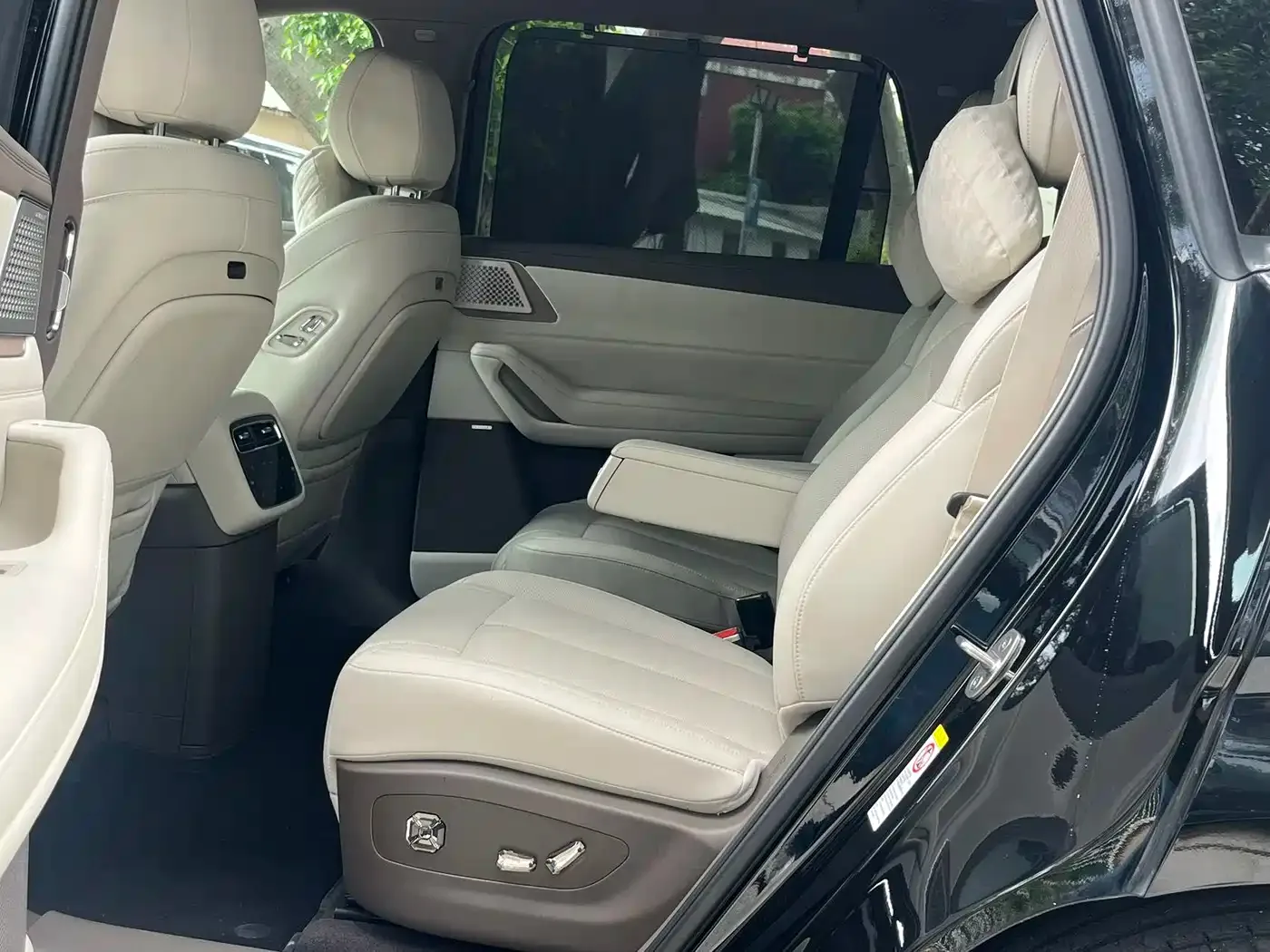 Denza Denza N8L 2025 Standard — Фото автомобиля 7