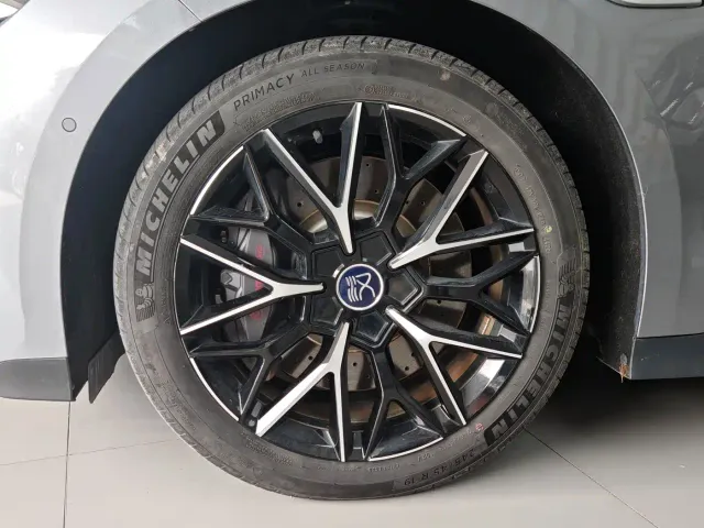 BYD Han — Фото автомобиля 11