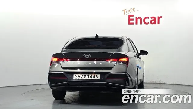 Hyundai Avante CN7 — Фото автомобиля 4