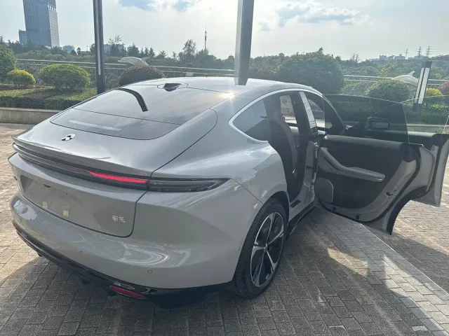 Nio ET5 — Фото автомобиля 7