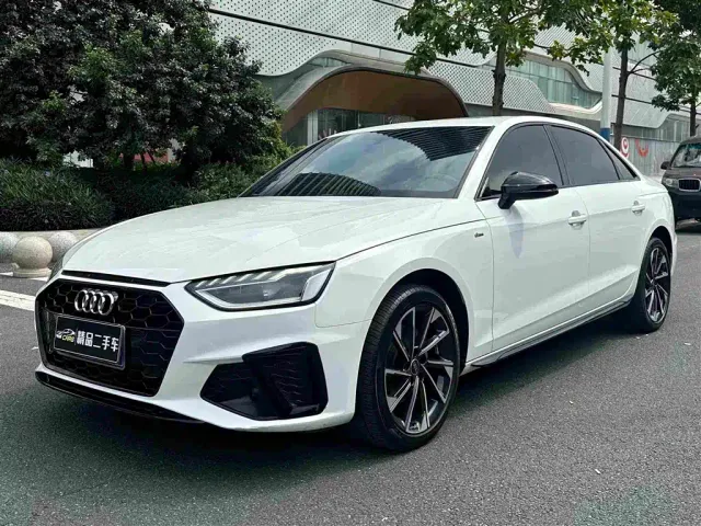 Фотография автомобиля — Audi A4L