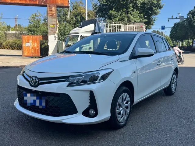 Toyota Vios FS — Фото автомобиля 6