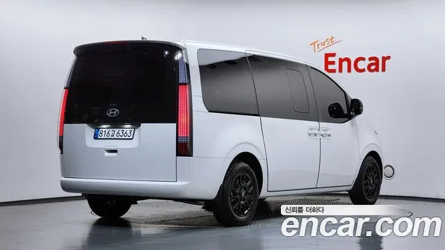 Фотография автомобиля — Hyundai Staria