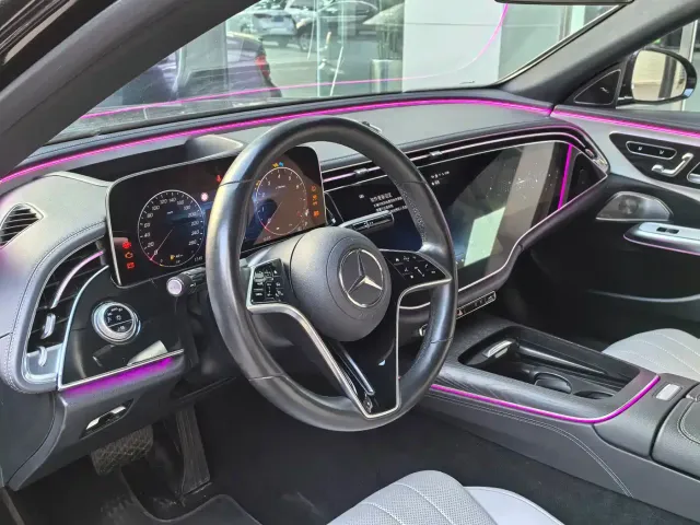 Mercedes-Benz E-Class — Фото автомобиля 4