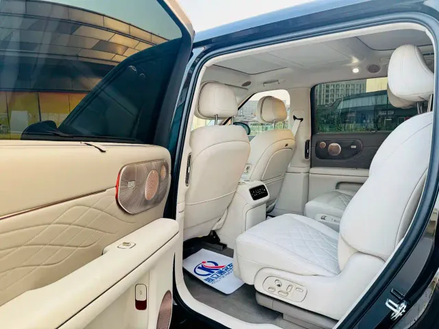 IM Motors LS9 — Фото автомобиля 6