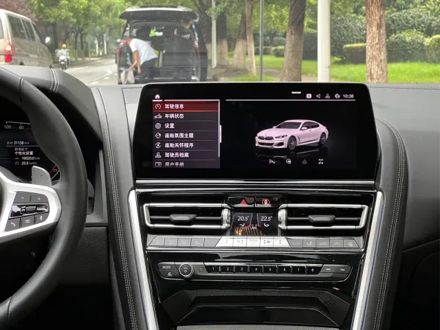 BMW BMW 8 Series 2022 840i Gran Coupe M Sport Package — Фото автомобиля 17