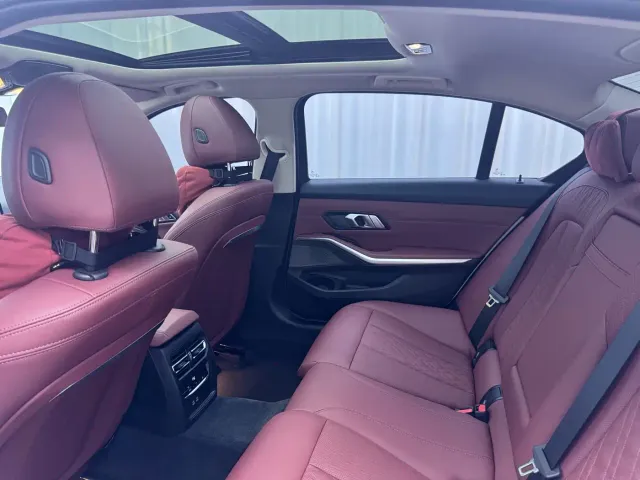BMW 3 Series — Фото автомобиля 10