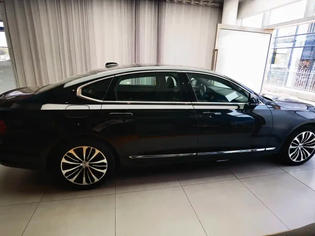 Volvo S90 — Фото автомобиля 7