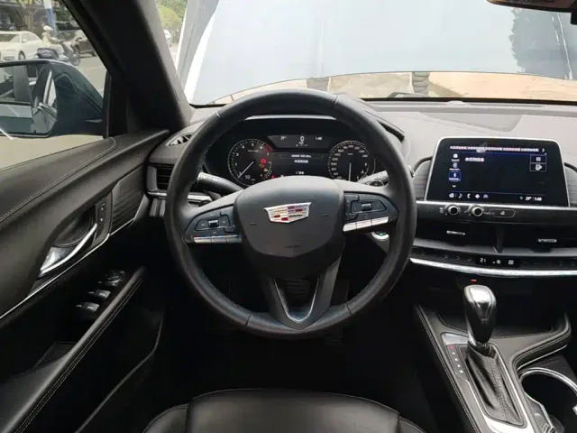 Cadillac CT4 — Фото автомобиля 10