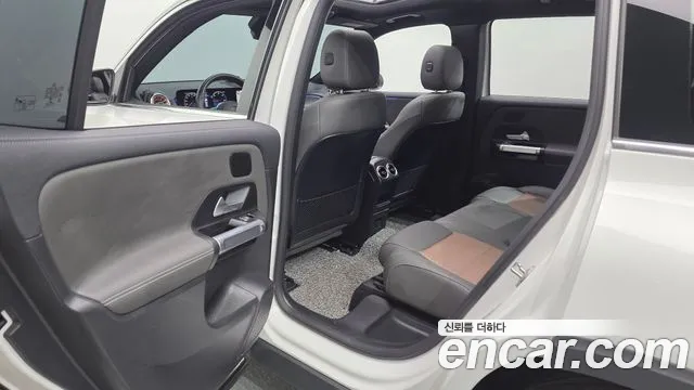 Mercedes-Benz EQB X243 — Фото автомобиля 12