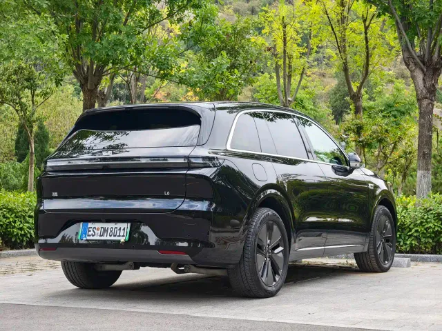 Li Auto L6 — Фото автомобиля 16