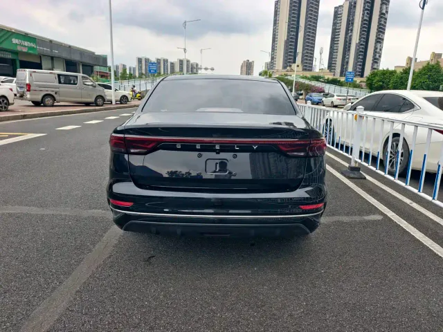 Geely Emgrand — Фото автомобиля 8