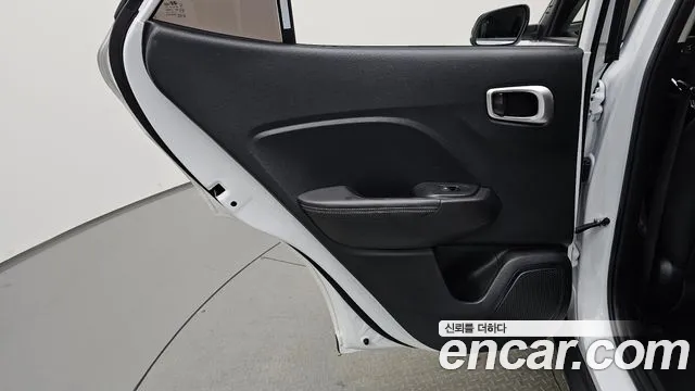 Hyundai Venue — Фото автомобиля 14